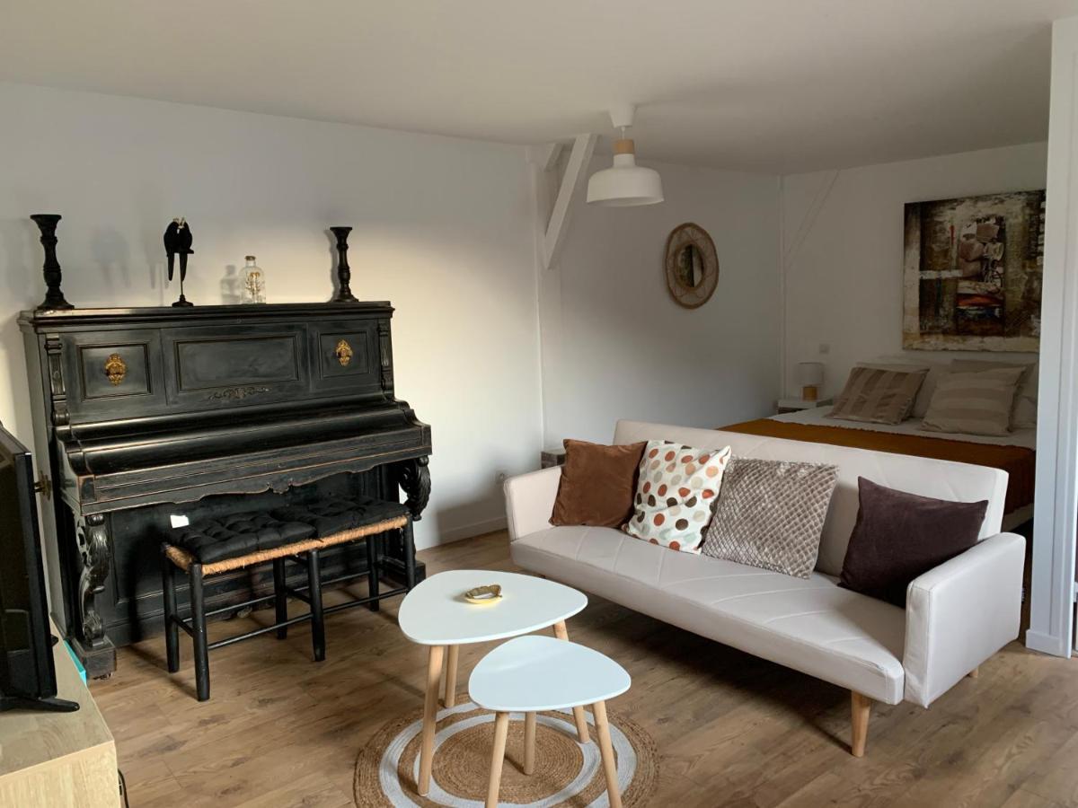 Livarot-Pays-d'Auge Dom'S Garden Bed & Breakfast エクステリア 写真