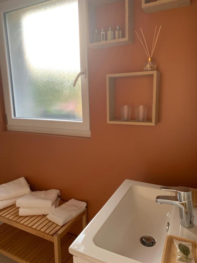 Livarot-Pays-d'Auge Dom'S Garden Bed & Breakfast エクステリア 写真