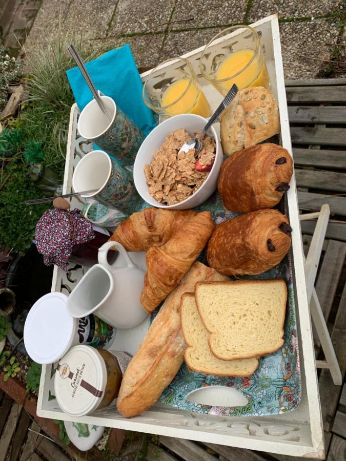 Livarot-Pays-d'Auge Dom'S Garden Bed & Breakfast エクステリア 写真